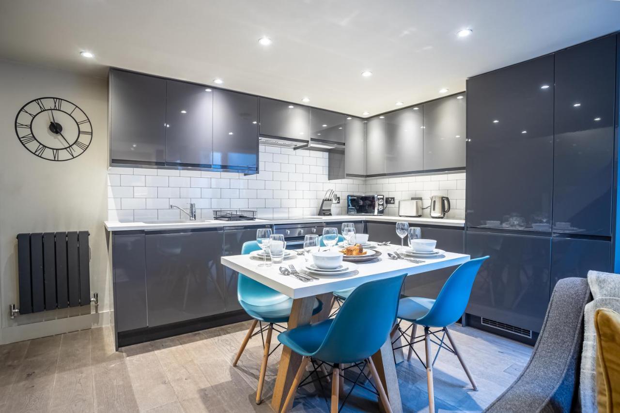 Modern Two Bedroom Apartment In Fulham By Sojo Stay ロンドン エクステリア 写真